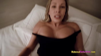 Ibu Tiriku Pelacur Malam Tapi Selalu Ngentot Aku Dulu – Nikki Brooks