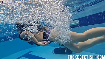 Malam Yang Basah Dan Menggoda Dengan Moonblack Di Kolam Renang, Minggu Ke-47 Penuh Gairah