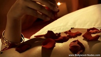 Mimpi Erotis Yang Menggoda Dari India