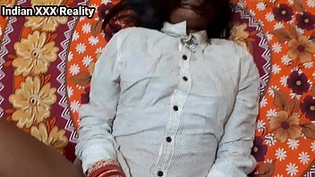 Gadis India Panas, Ibu Tiri Genit, Malam Pertama Penuh Gairah, Adegan Ranjang Seru Dalam Bahasa Hindi