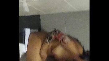 Neha Nongkrongin Kontol Abang Tirinya Sambil Mandi Dengan Suara Seru