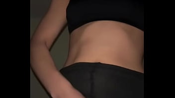 Gadis Muslimah Berhijab Menggeliat Nikmat, Menggesek Memek Arab Sampai Klimaks