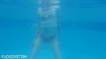 Ashley Rose Yang Basah Dan Liar Dengan Gaya Rock N’ Roll Yang Memacu Nafsu