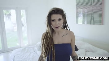 Dihisap Ganja Lalu Ditiduri Habis-habisan Oleh Kakak Tiriku Di Dalam Mobilnya