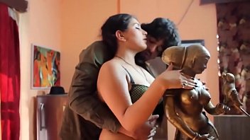 Gadis Desi Cantik Yang Menggoda Dengan Gairah Romantis Yang Membara