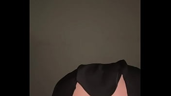 Gadis Muslim Berhijab Basah Kuyup Menggosok Klitoris Dan Masturbasi Dengan Ganas