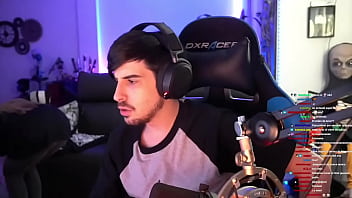 Aroyitt Se Agacha Para Que Todos Le Miren El Culo