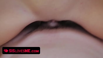 Pandangan Mata Saat Mulutku Penuh Dengan Cairan Panas Dari Ayah Tiriku Yang Masih Remaja