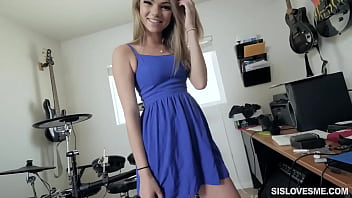 Gadis Belia Manis Menghisap Kontol Gede Abang Tirinya Sampai Puas