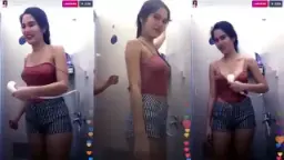 Diva Siremar Basah-basahan Tanpa Bra, Payudaranya Menggoda