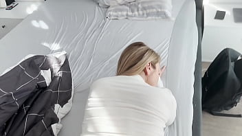 Anak Tiriku Dengar Mimpi Panas Ibuku Sebelum Pergi – Ibu Minta Dikentot!