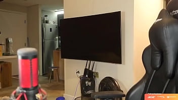 Cherrygumms Memamerkan Pantatnya Yang Menggoda Di Live Stream