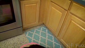 Petualangan Rahasia Putri Tiri Dengan Lenna Lux, Si Remaja Berambut Cokelat Yang Menggoda