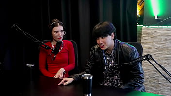 Cewek Muda Yang Doyan Pamer Tubuhnya, Pandemi Bikin Para Perempuan Terjun Ke Dunia Porno, Dia Cerita Ke Ibunya, Dan Saat Pertama Kali Jual Foto Bugilnya… – Yastrixx & Dixon (tonton Di: Sheer/red)