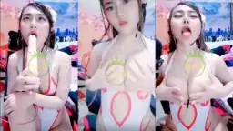 Gadis Seksi Menggila Main Dildo Raksasa Sampai Banjir Basah