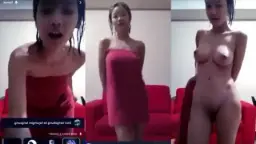 Pamer Payaung Basah Selepas Mandi Di Show Eksklusif