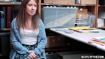 Delilah Day Si Maling Toko Membantah Segalanya, Tapi Tetap Saja Memeknya Ditusuk Sampai Puas.