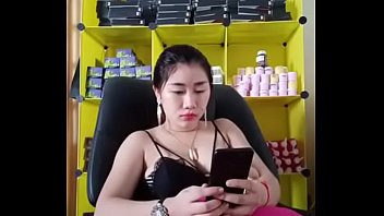 ស្រីតា លក់ឡេបហ្សី លាតដោះធំៗអោយឃើញសប្បាយឥតគិតថ្លៃ