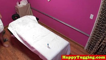 Pijat Erotis Asia Merangsang Penis Klien