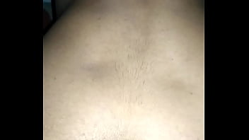 Gadis India Dalam Posisi Merangkak