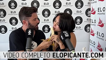 China Knuttsen Se Traga La Crema En El Cuarto Picante