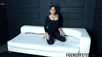 Gerakan Panas Charlot Yang Menggoda, Spandex Ketat Di Rilis Minggu Ke-49