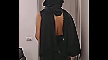 Mianiqab Yang Menggoda, Racun Yang Memabukkan Dalam Dunia Real Estat Arab