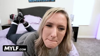 Ada Puki Ibu Tiri Yang Menggoda Di Rumah