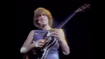 Asia – Goyang Liar Di Atas Panggung 1983