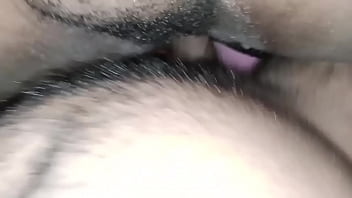 Gadis Montok Berstatus Istri Digoyang Habis-habisan Oleh Ipar Di Sofa Rumah Sendiri