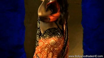 Gairah Mistis Yang Menggoda Dari Tanah India