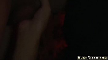 Pelayan Arab Panas Dan Gadis Seksi Afghanistan Di Rumah Bordil Yang Menggoda!