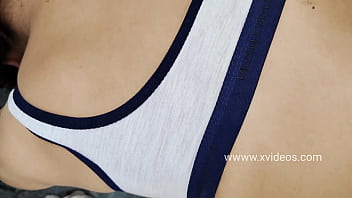 Pelatih Tergoda Oleh Guru Gym Perempuan India Yang Menggoda