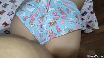 Saat Ibu Pergi, Ayah Tiriku Menggodaiku—hari Ketika Ayah Memanfaatkanku