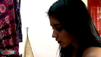 Aysha, Gadis Arab Muda Dengan Payudara Besar Alami Dan Memek Berbulu Lebat