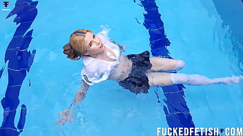 Ashlee Rose Basah Kuyup Menggoda Di Kolam Renang, Rilis Minggu Ke-48 Nomor 745