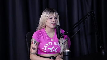 Gabriella Gushi: Pacar Polisi Yang Bantu Adegan Panas, Mengejutkan Keluarga, Dan Dikritik Karena Cosplay Vulgar (tonton Di: Sheer/red)