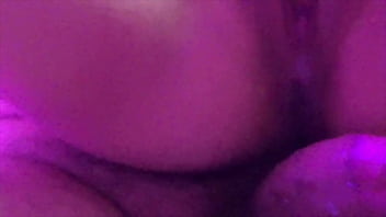 Gairah Liar Milf Jepang-latin Yang Menggoda, Mengguncang Ranjang Dengan Ledakan Orgasme