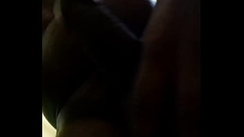 Pria India Menggenggam Dan Mengocok Ereksi Dengan Tangan