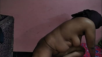 Anak Tiriku Tak Sengaja Melihat ‘senjata’ Teman Ayahnya Dan Langsung Panas