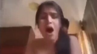 Video Panas Varsha Dsouza, Influencer Seksi Yang Menggoda