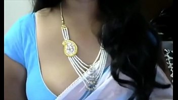 Tante India Seksi Bergoyang Dalam Saree – Hotcutiecam.com