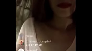 Tetes Susu Menggoda Di Siaran Langsung Badoo