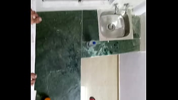 Mengintip Adik Perempuan India Yang Tersembunyi