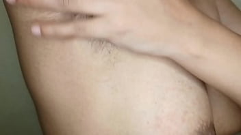 Gairah Di Bawah Lengan: Rayuan Bulu Ketiak Dalam Bahasa Hindi