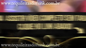 Bercinta Liar Dengan Tukang Bangunan Di Hari Burung