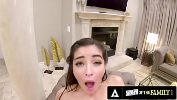 Lucky Man Ngentot Adik Tiri Seksi Emily Willis Dalam Adegan Pov Yang Menggoda