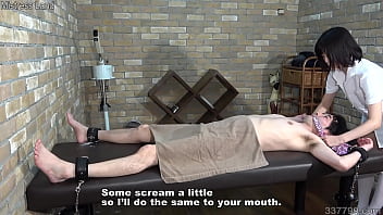 Pijat Listrik Dan Duduk Wajah Dari Ahli Kecantikan Jepang Yang Menggoda