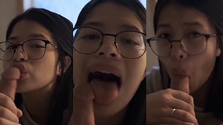 Gadis Berkacamata Yang Menggoda Dengan Sepongannya