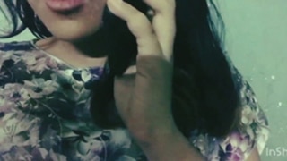 Gadis Sma Tergoda, Menggoda Diri Sambil Berbicara Mesra Di Telepon